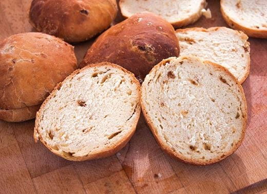 recipe image Bulky se smaženou cibulkou