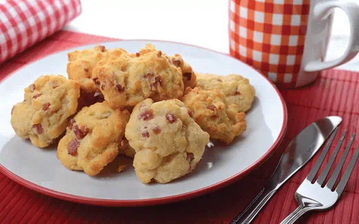 recipe image Sušenky s uzeným masem a uzeným sýrem