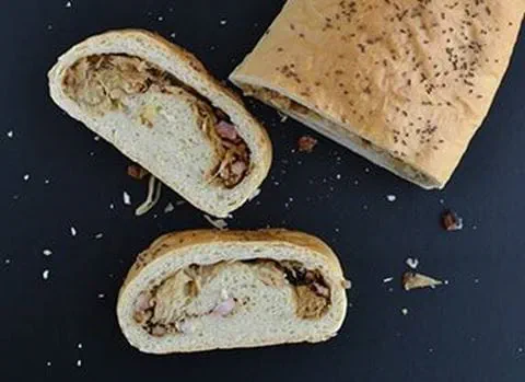 recipe image Závin s anglickou slaninou a kyselým zelím