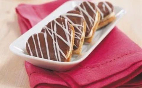 recipe image Oříšková srdíčka s čokoládovou polevou