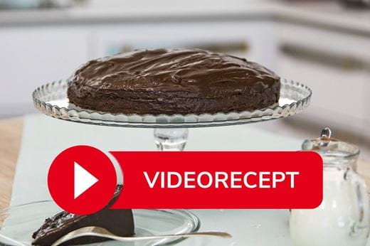 recipe image Jablečný Sacherův dort