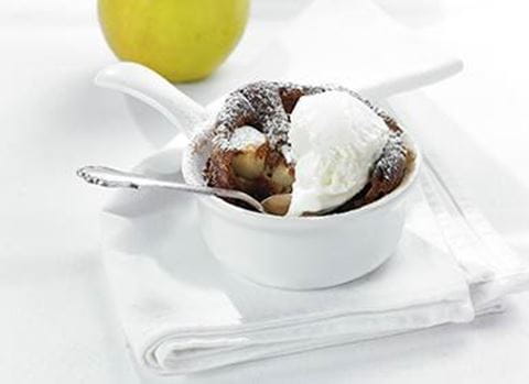 recipe image Jablečno-skořicové soufflé s vanilkovou zmrzlinou
