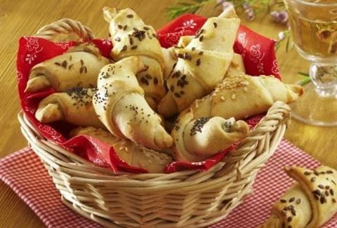 recipe image Pikantní nivové rohlíčky