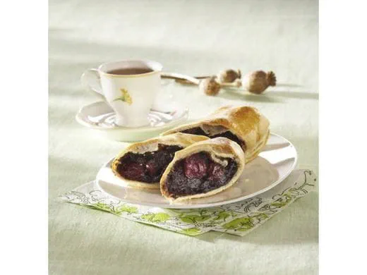 recipe image Makové minizáviny s višněmi