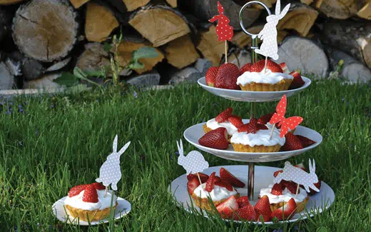 recipe image Tartaletky se zakysanou smetanou a jahodami