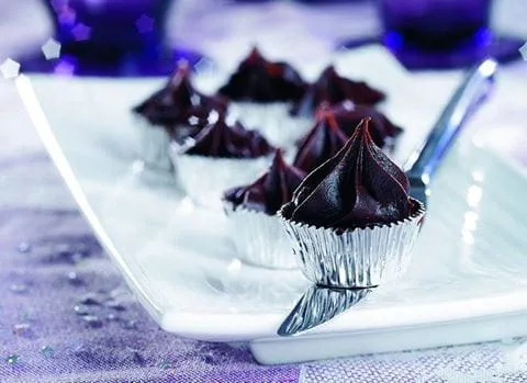 recipe image Malé pralinky s čokoládovým krémem