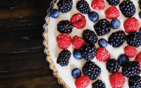 recipe image Malinovo-ostružinový koláč s mascarpone