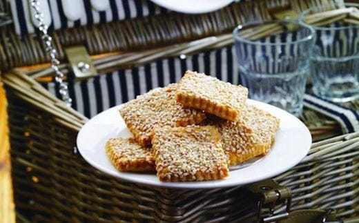 recipe image Sýrové krekry se sezamovým semínkem