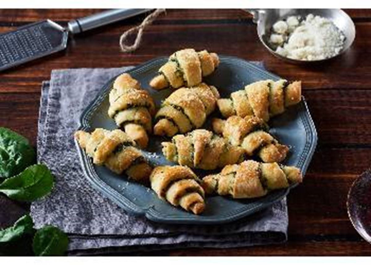 recipe image Rohlíčky plněné špenátem a sýrem feta