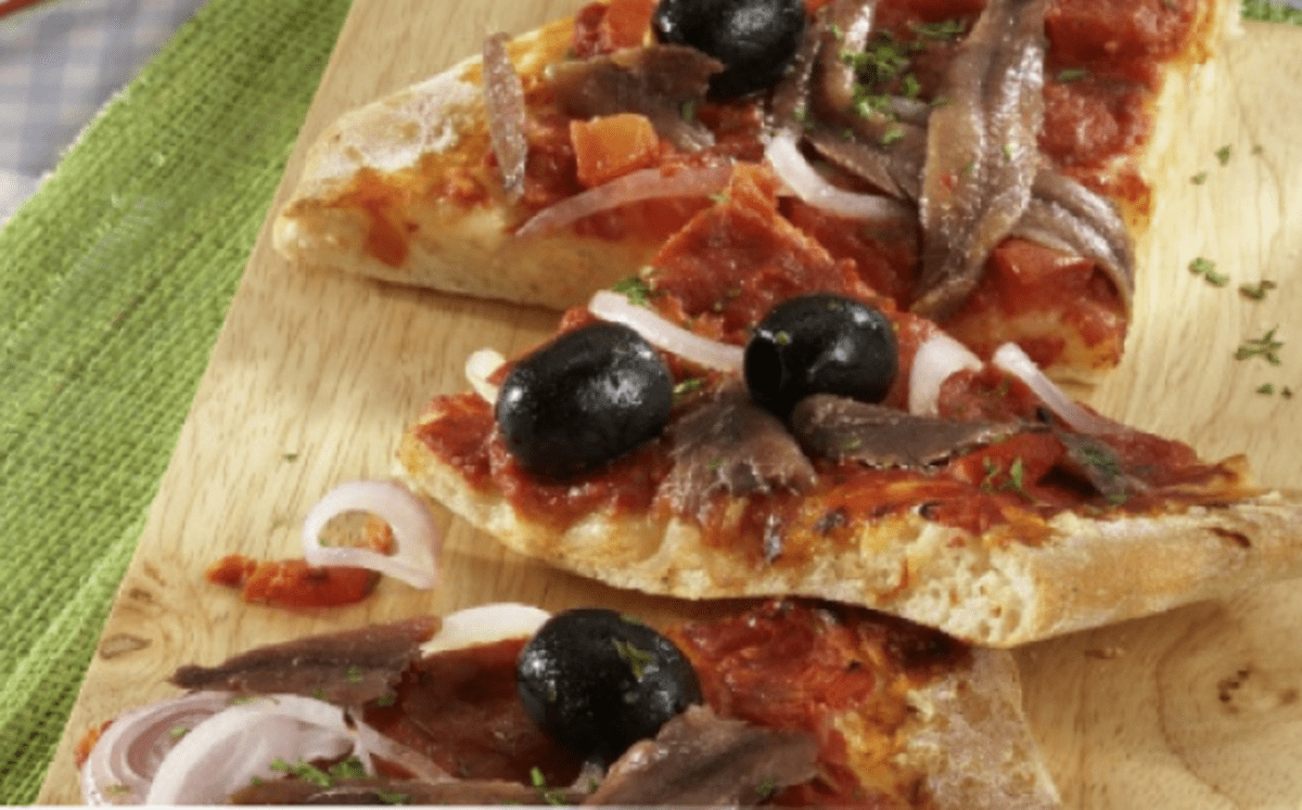 recipe image Pizza se sardelkami